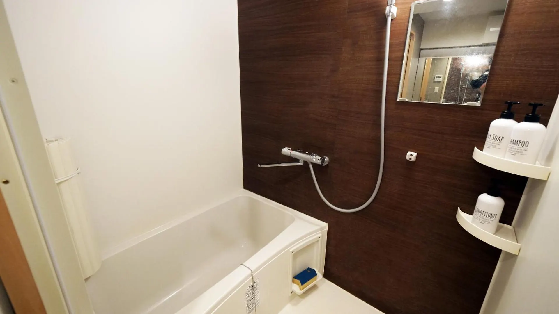 Apartment Charming Guesthouse In The Heart Of Okubo 丶steps To Metro And Convenient Travel! Yos4 Tokyo Japan