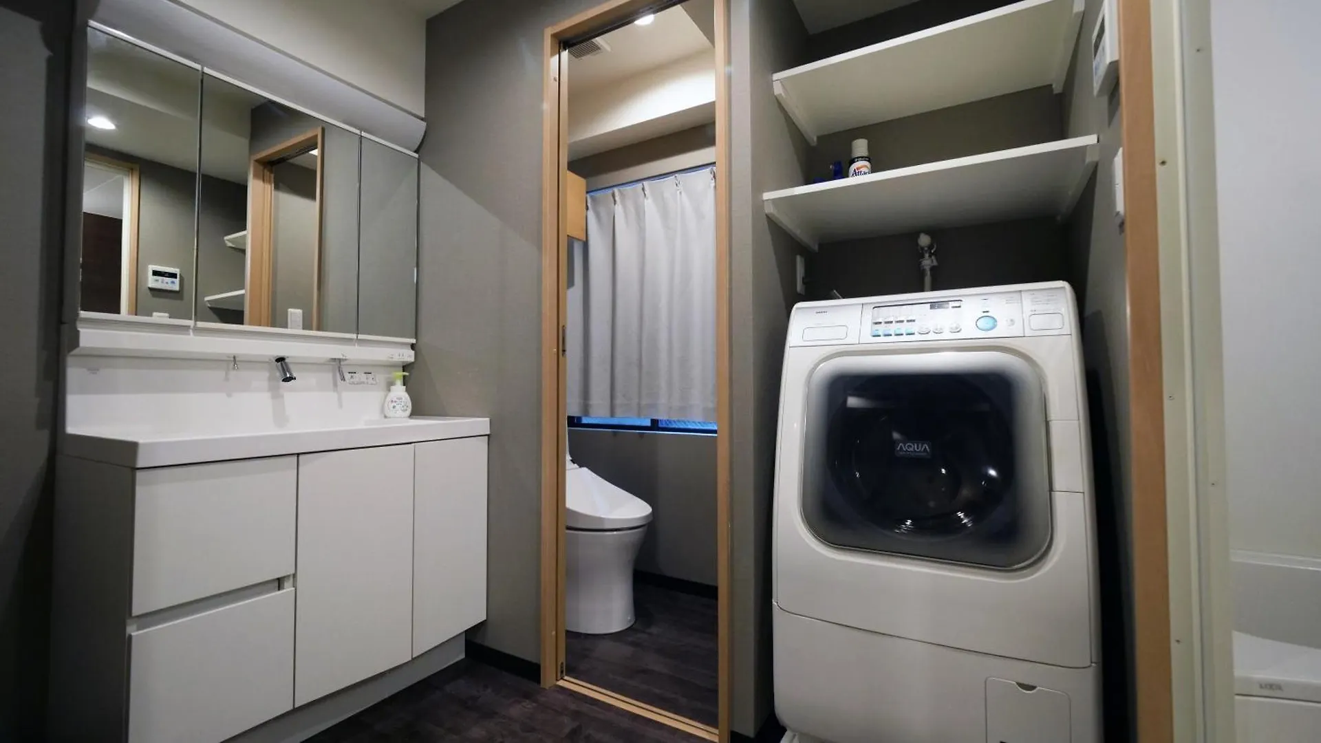 Apartment Charming Guesthouse In The Heart Of Okubo 丶steps To Metro And Convenient Travel! Yos4 Tokyo Japan